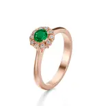 Pierścionek z szmaragdem i brylantami różowe złoto AJPZ_060